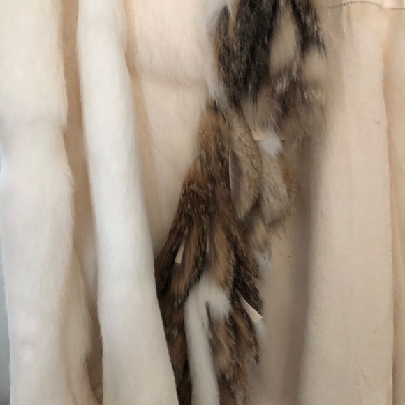 Fur coat - Picture 2 of 3